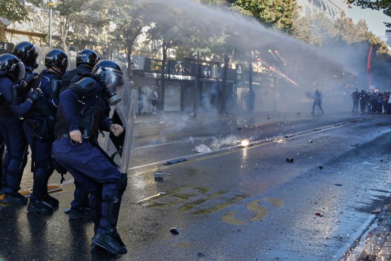 Αλβανία: Στην ένατη ημέρα οι διαδηλώσεις – 271 συλλήψεις, χωρίς αποτέλεσμα η πρόταση διαλόγου Ράμα