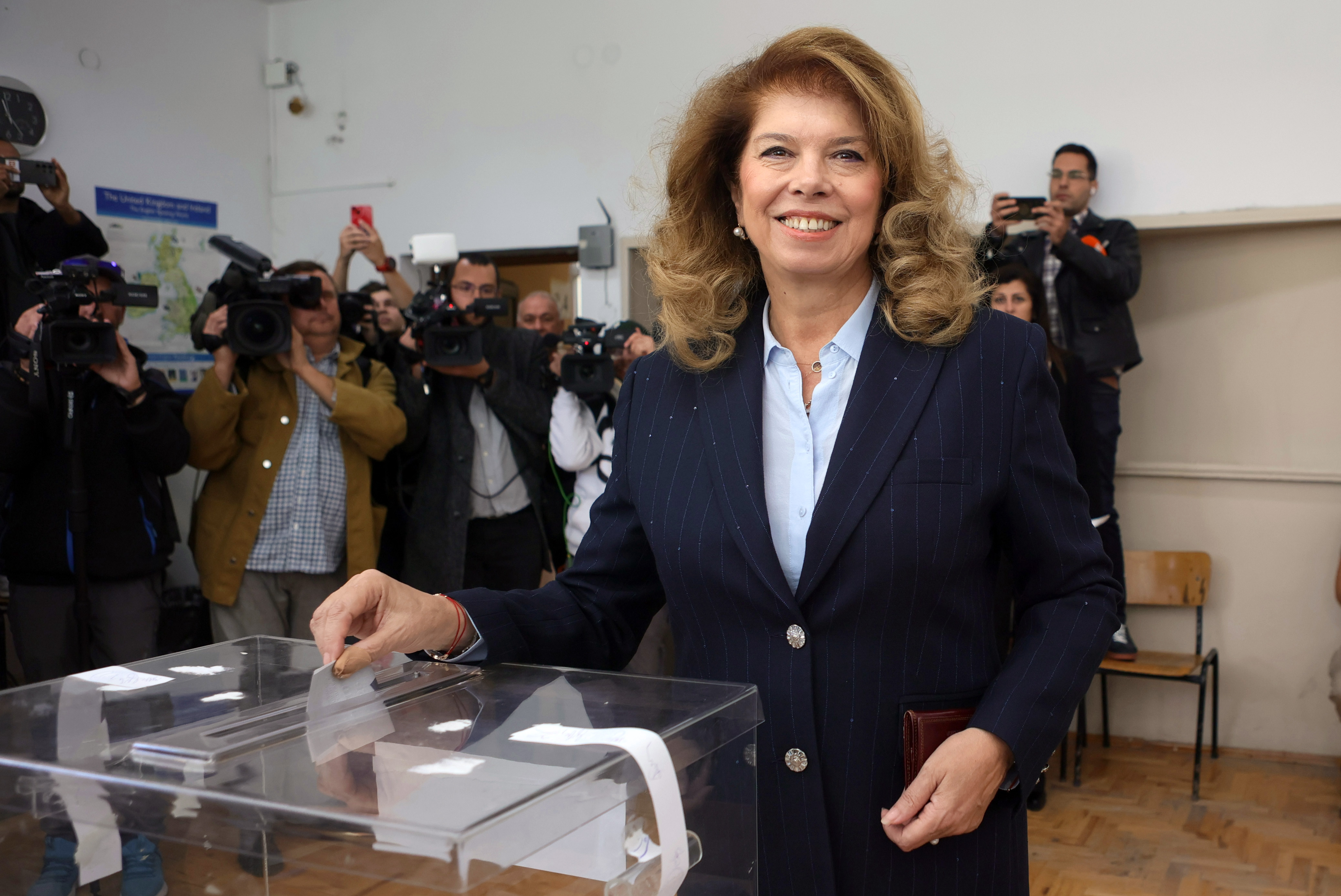 Βουλγαρία: Στις κάλπες για τις προεδρικές εκλογές με φόντο τις επιθέσεις σε πλοία στη Μαύρη Θάλασσα – Φαβορί η Ιότοβα