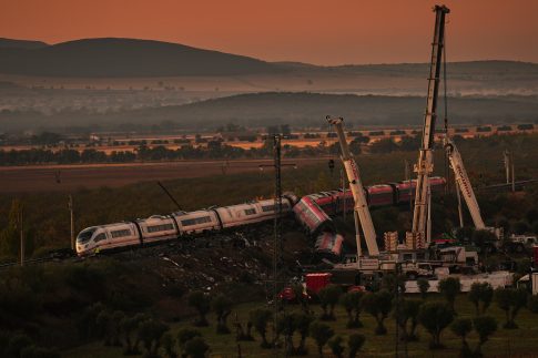 Με καταθέσεις μαρτύρων ξεκίνησε στο ΜΟΔ η δίκη για τον θάνατο της 46χρονης αστυνομικού και του 33χρονου στη Χαλκιδική