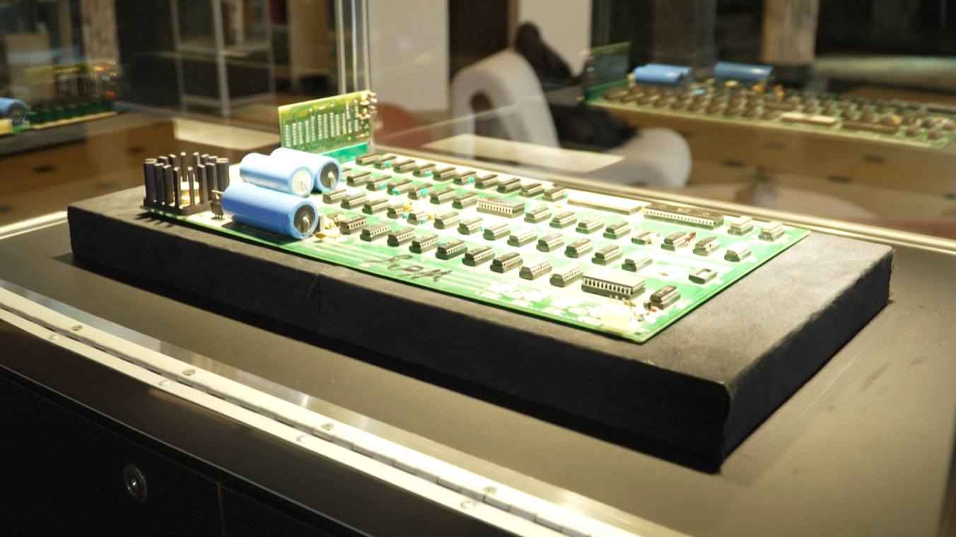 Σε δημοπρασία ένας υπολογιστής Apple-1 συνοδευόμενος από επιστολή του Στιβ Τζομπς