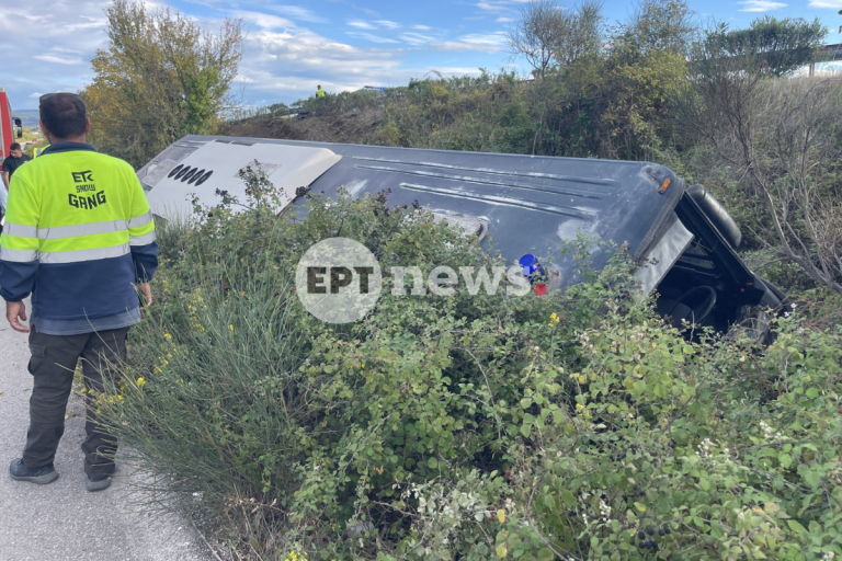 Εξετράπη της πορείας του λεωφορείο του Πολεμικού Ναυτικού στην Ιόνια Οδό
