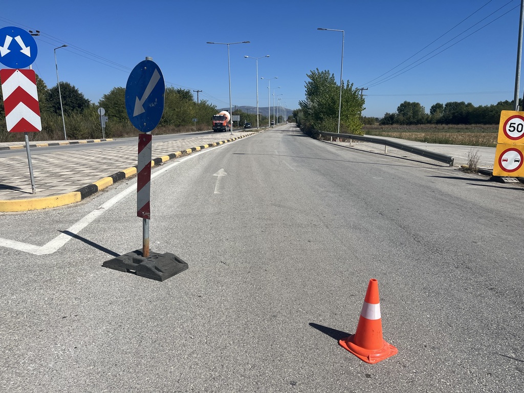 Δήμος Τρικκαίων: Σε εξέλιξη το πρόγραμμα ασφαλτοστρώσεων στην περιφερειακή οδό της πόλης