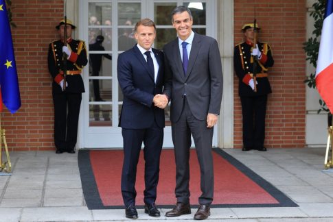Η Κομισιόν «ανασχεδιάζει» τη διεύρυνση της ΕΕ – Αναστολή ψήφου για παραβιάσεις των αξιών της Ένωσης