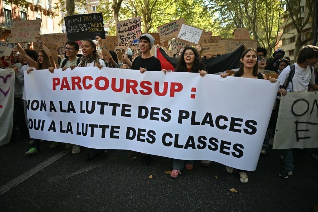 Parcoursup: Γιατί όλο και περισσότεροι Γάλλοι φοιτητές στρέφονται στο Βέλγιο για σπουδές