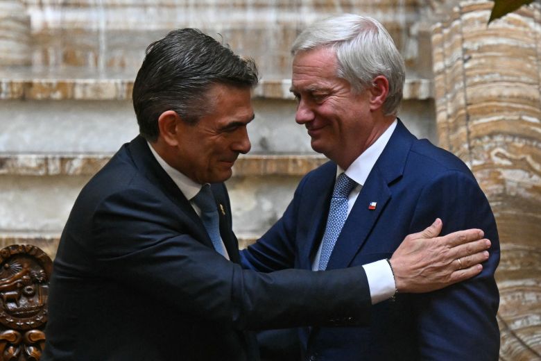 Βολιβία: Ιστορική επίσκεψη του προέδρου της Χιλής έπειτα από 71 χρόνια