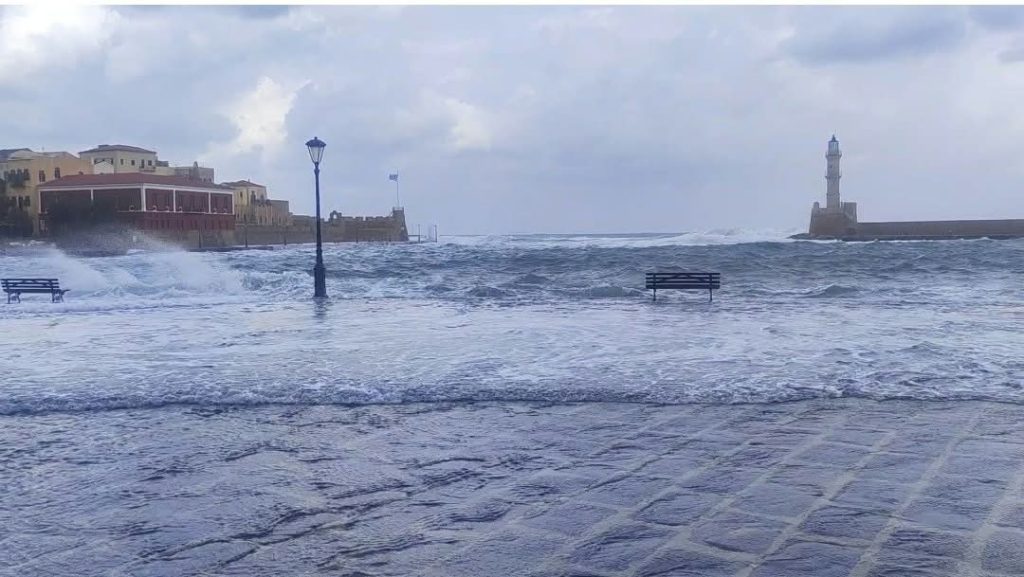 Η κακοκαιρία «χτυπά» την Κρήτη: Συναγερμός για Μυλοπόταμο – 8 εγκλωβισμένοι στο φαράγγι της Σαμαριάς
