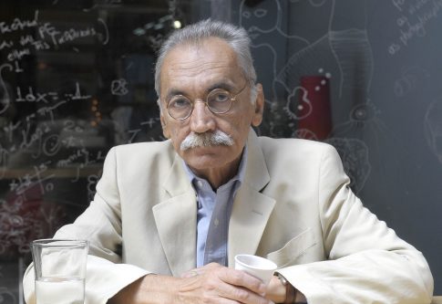 Γάζα: Θρανία για τους μαθητές με υλικά από τα ερείπια