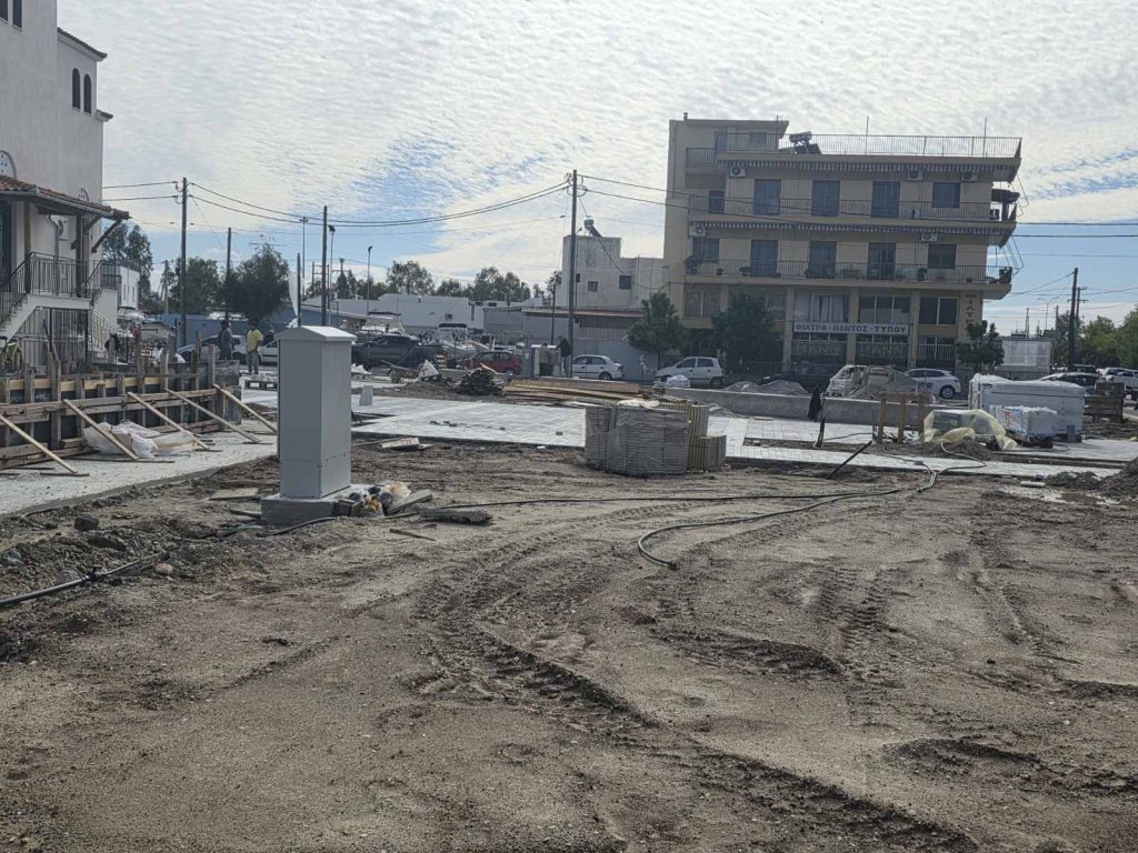Κουρέτας και Μπέος στα έργα ανάπλασης των Αλυκών και της πλατείας του Αγ. Τρύφωνα Νεάπολης Βόλου