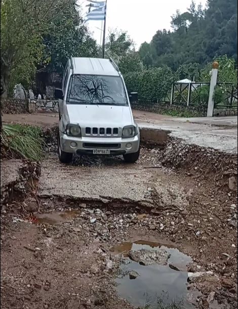 Σκιάθος: Μεγάλες ζημιές στο οδικό δίκτυο μετά την κακοκαιρία