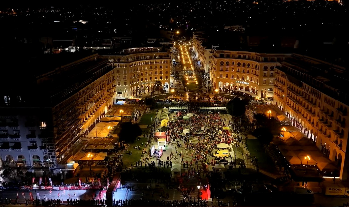 «Πλημμύρισε» η Θεσσαλονίκη για τον 14ο Διεθνή Νυχτερινό Ημιμαραθώνιο – Νικητές ο Ορφέας Γιαννάτης και η Κατερίνα Κουτλή