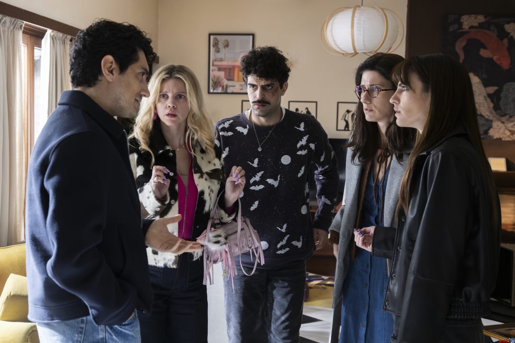 Κατερίνα Μπέη στο EΡΤnews: «Αν μου έδιναν […] εκατομμύρια για να σταματήσω να γράφω, δεν θα τα έπαιρνα»