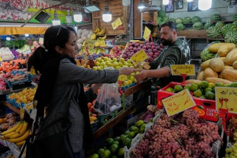 Βόρεια Κορέα: Ο Κιμ Γιονγκ Ουν επέβλεψε εκτόξευση πυραύλου που χρησιμοποιεί τεχνητή νοημοσύνη