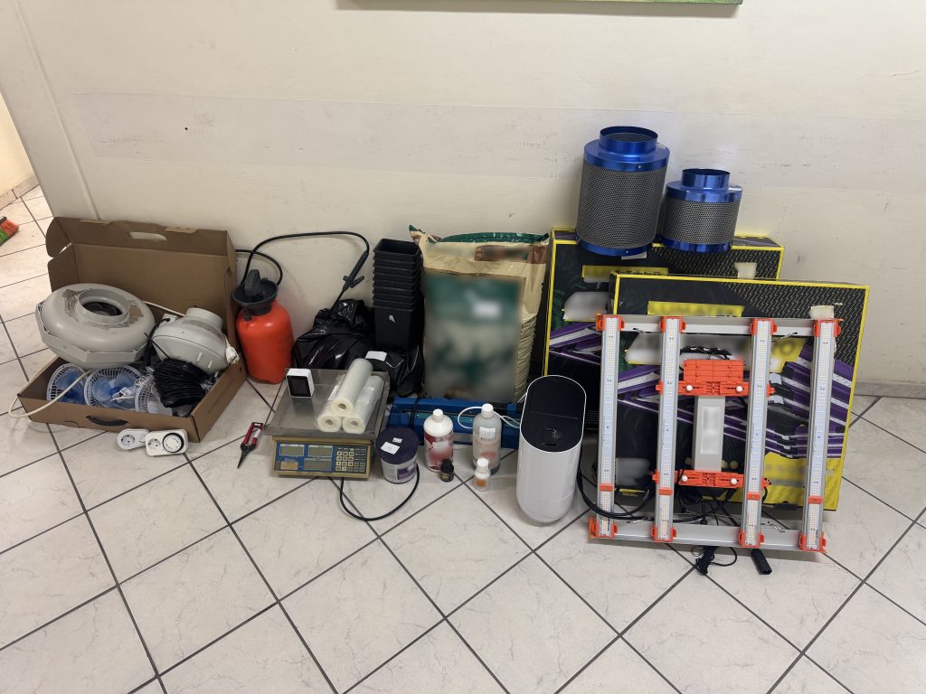 Κάνναβη, κοκαΐνη και MDMA σε σπίτια σε Καλαμαριά και Εύοσμο-Δύο συλλήψεις