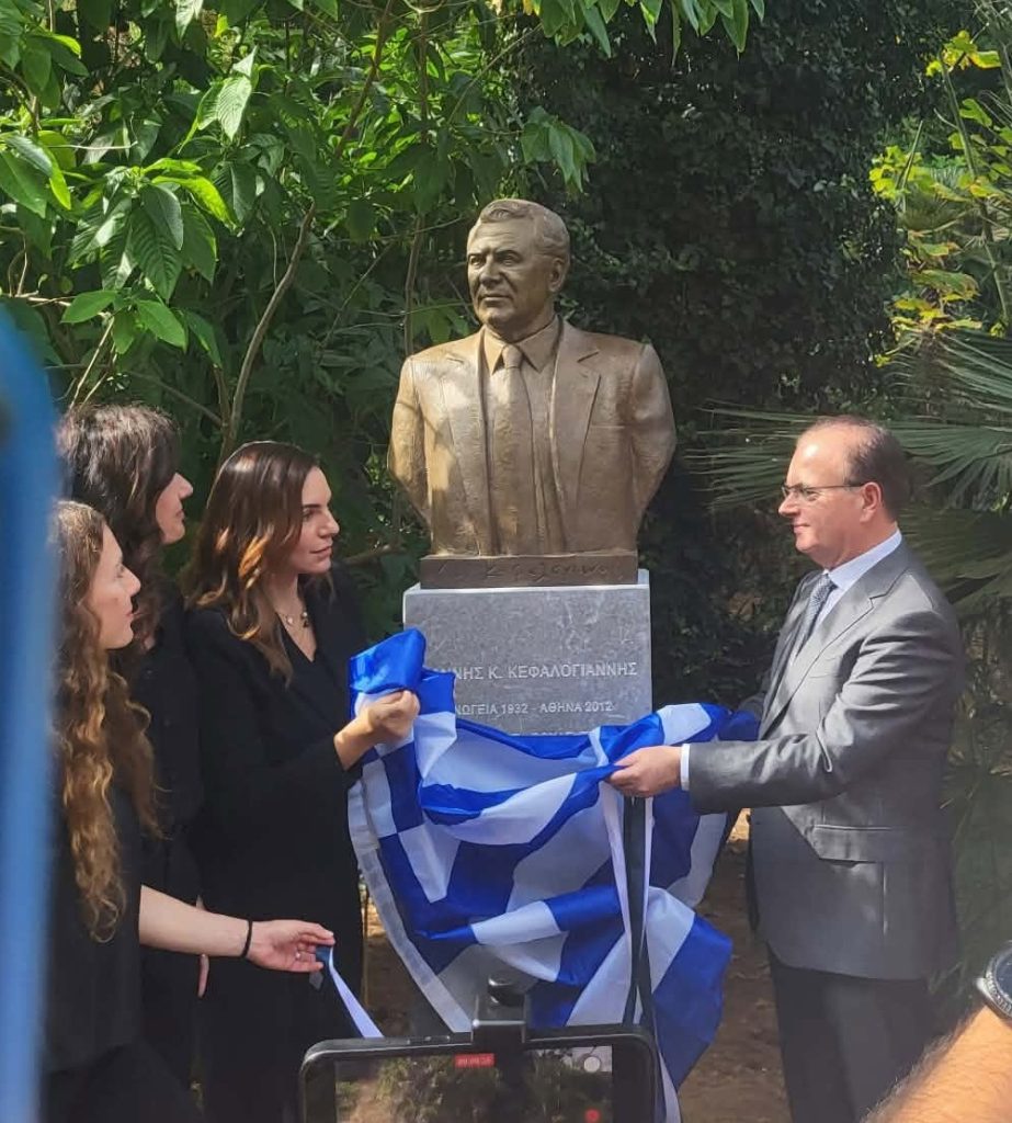 Ρέθυμνο: Αποκαλυπτήρια προτομής του Γιάννη Κεφαλογιάννη στον Δημοτικό Κήπο