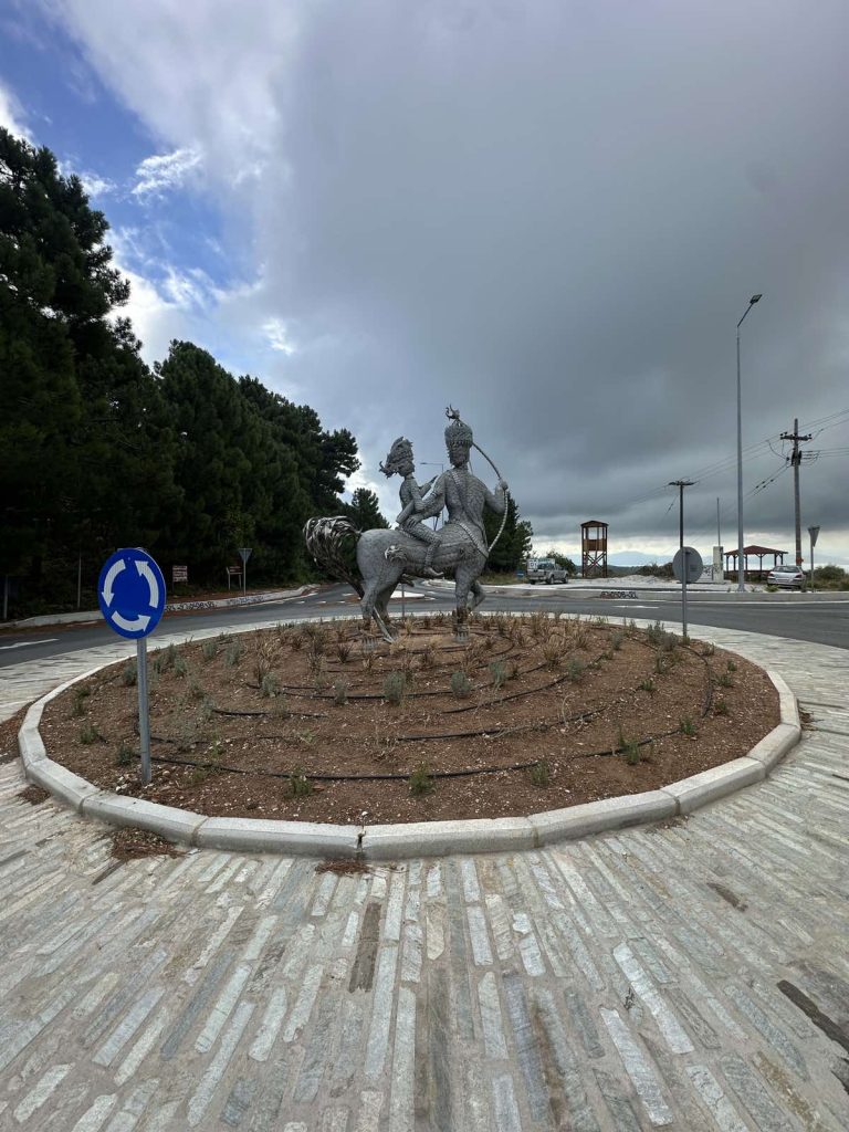 «Δεν κάνω πίσω, θα πάρουμε τον Κένταυρο» – Ο άνθρωπος που έφερε το άγαλμα στο Πήλιο ζητά τώρα να επιστραφεί
