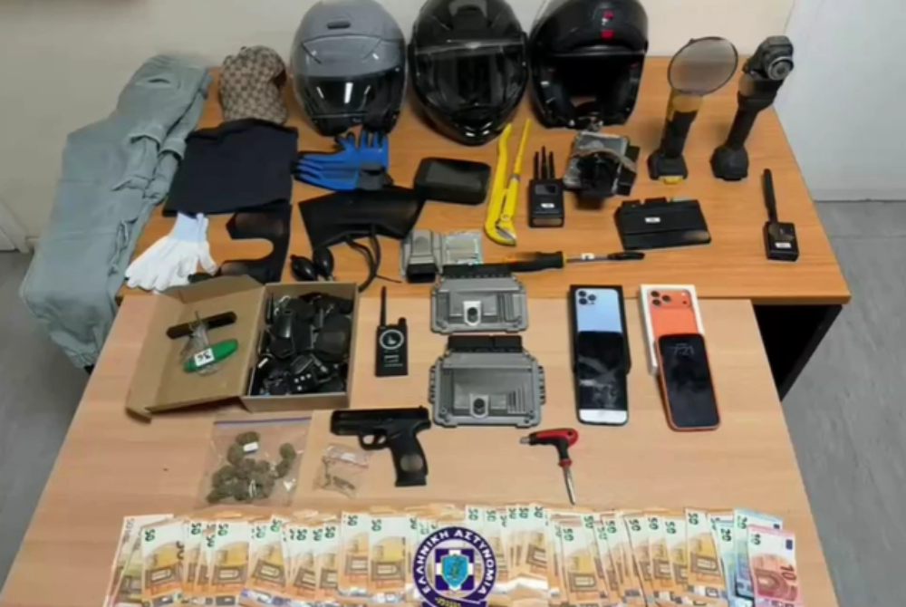 Εξαρθρώθηκε κύκλωμα που έκλεβε αυτοκίνητα και δίκυκλα στην Αττική – Οκτώ συλλήψεις, λεία πάνω από 350.000 ευρώ