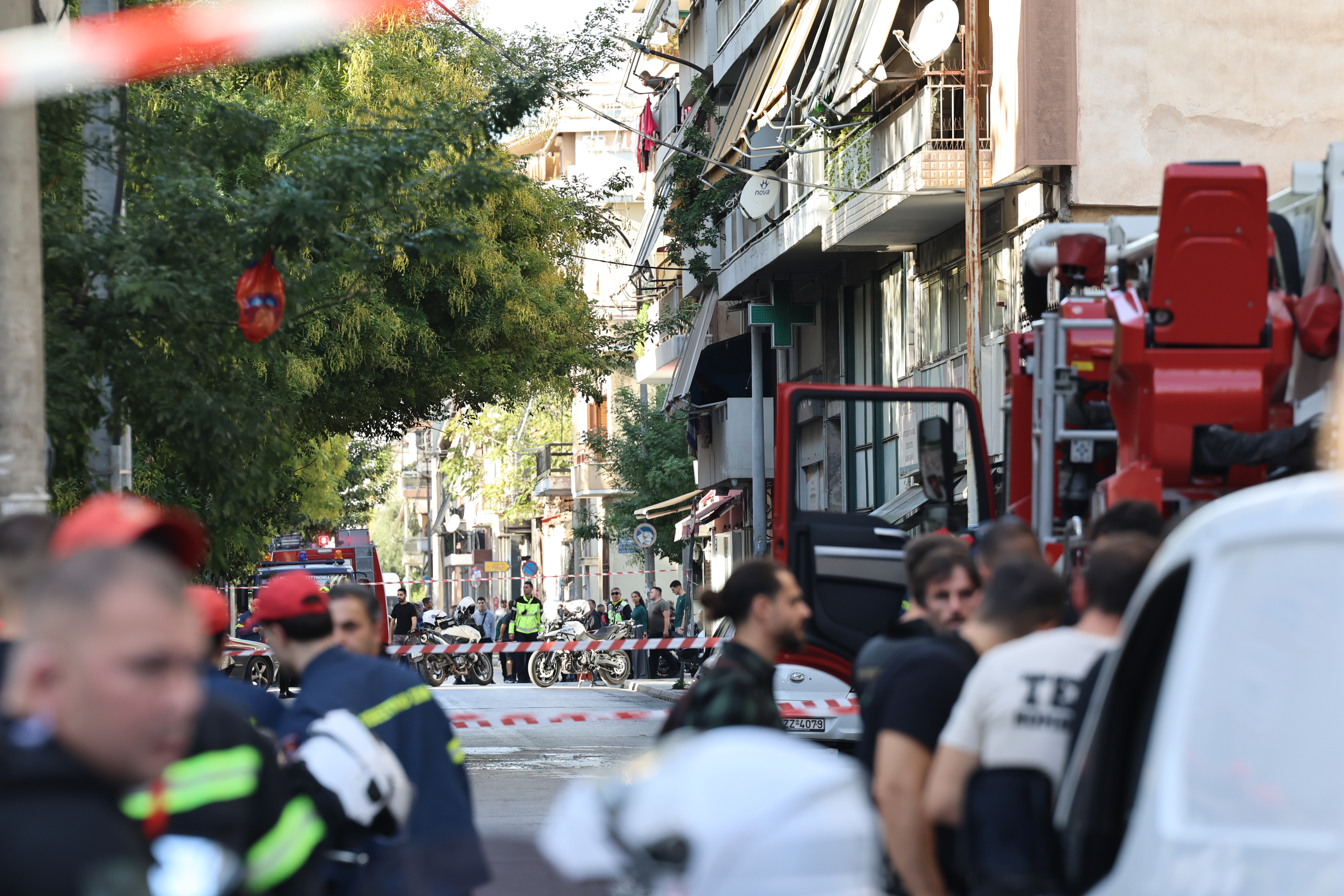 Τα σενάρια και τα πρόσωπα που έχουν βάλει στο κάδρο οι Αρχές για την ισχυρή έκρηξη στον Κολωνό – Η κατάσταση της υγείας των τραυματιών