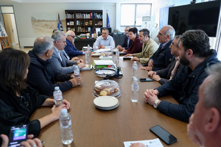 Συνάντηση Δ. Κουρέτα με κλιμάκιο του ΠΑΣΟΚ με επικεφαλής τον Ι. Βαρδακαστάνη