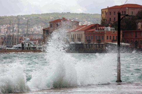 Απαγορευτικό απόπλου σε Ραφήνα και Λαύριο – Ακυρώσεις δρομολογίων από Πειραιά