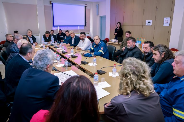 Η επόμενη ημέρα της καταστροφής: Κυβερνητικό κλιμάκιο στην Κρήτη και αυτοψία στις πληγείσες περιοχές – Τα πρώτα μέτρα που ανακοινώθηκαν