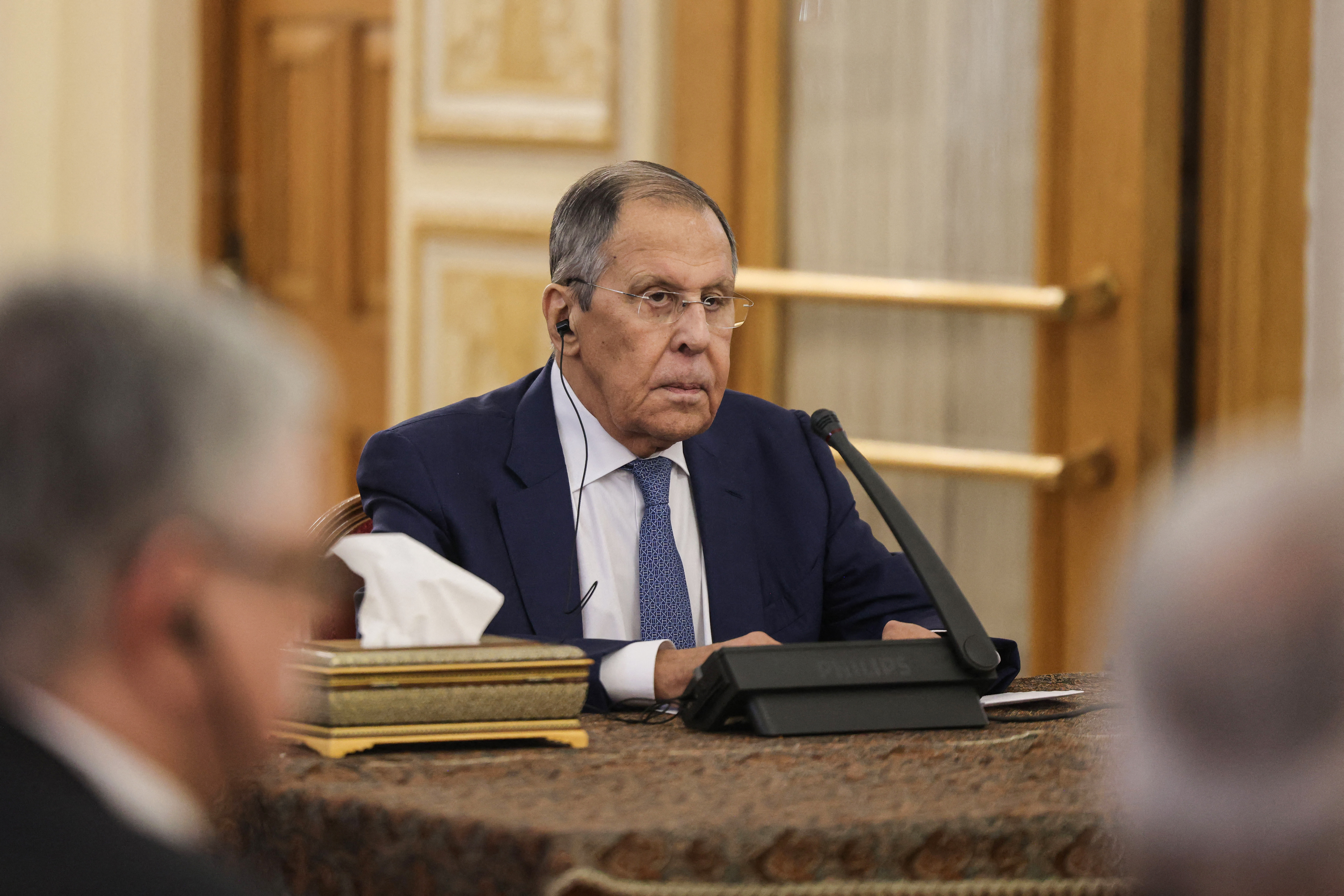 Λαβρόφ: Η Μόσχα παραμένει προσηλωμένη στη στρατηγική συμφωνία με την Τεχεράνη