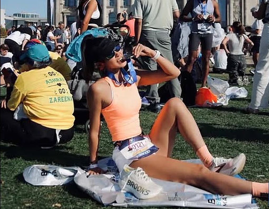 Influencers «έκλεψαν» σε Μαραθώνιο: Χρησιμοποίησαν ποδήλατο, πόζαραν με μετάλλιο χωρίς να τερματίσουν, παρέλειψαν 10 χλμ