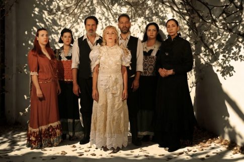 «Οι Μαγικές Βαλίτσες του Ερμή»: Ο Ερμής ο Μάγος για πρώτη φορά σόλο στη θεατρική σκηνή