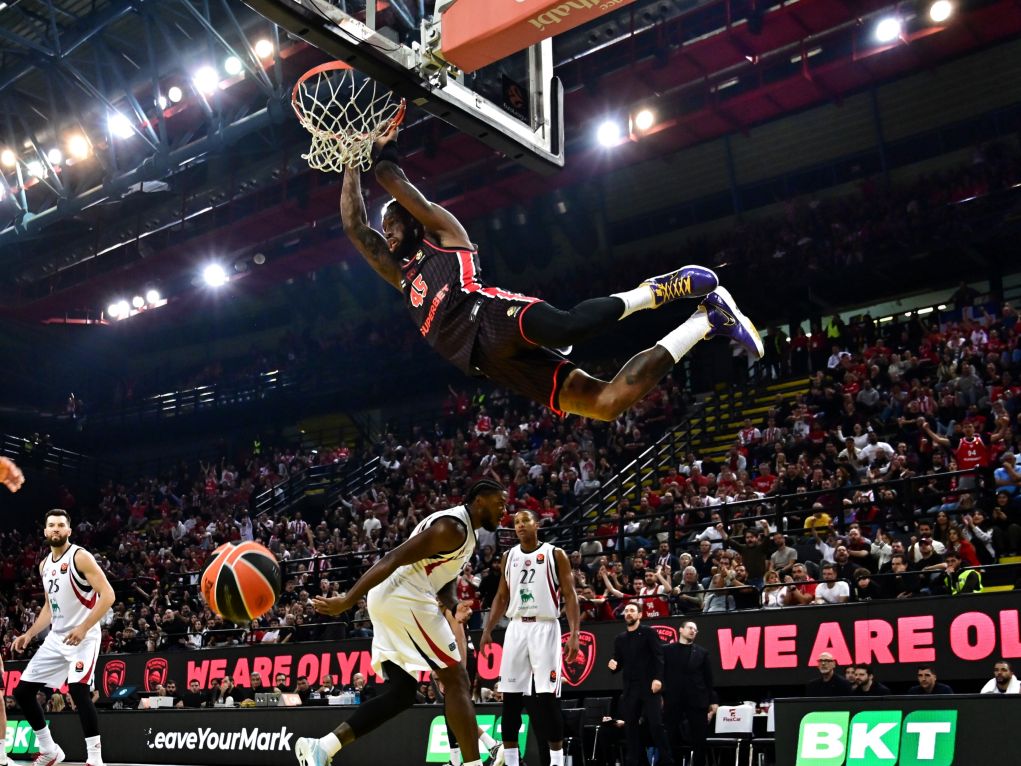Euroleague: Ίδρωσε, αλλά νίκησε 84-78 την Αρμάνι Μιλάνο ο Ολυμπιακός στη SUNEL Arena