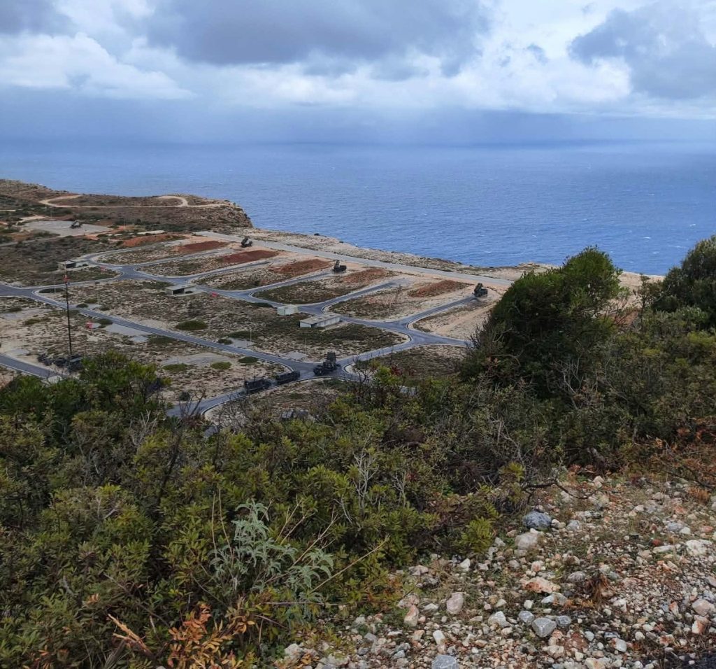 Στο Πεδίο Βολής Κρήτης Δένδιας και Πιστόριους: Δυνατότητα μετάβασης από την απλή συνεργασία στην κοινή παραγωγή αμυντικών συστημάτων
