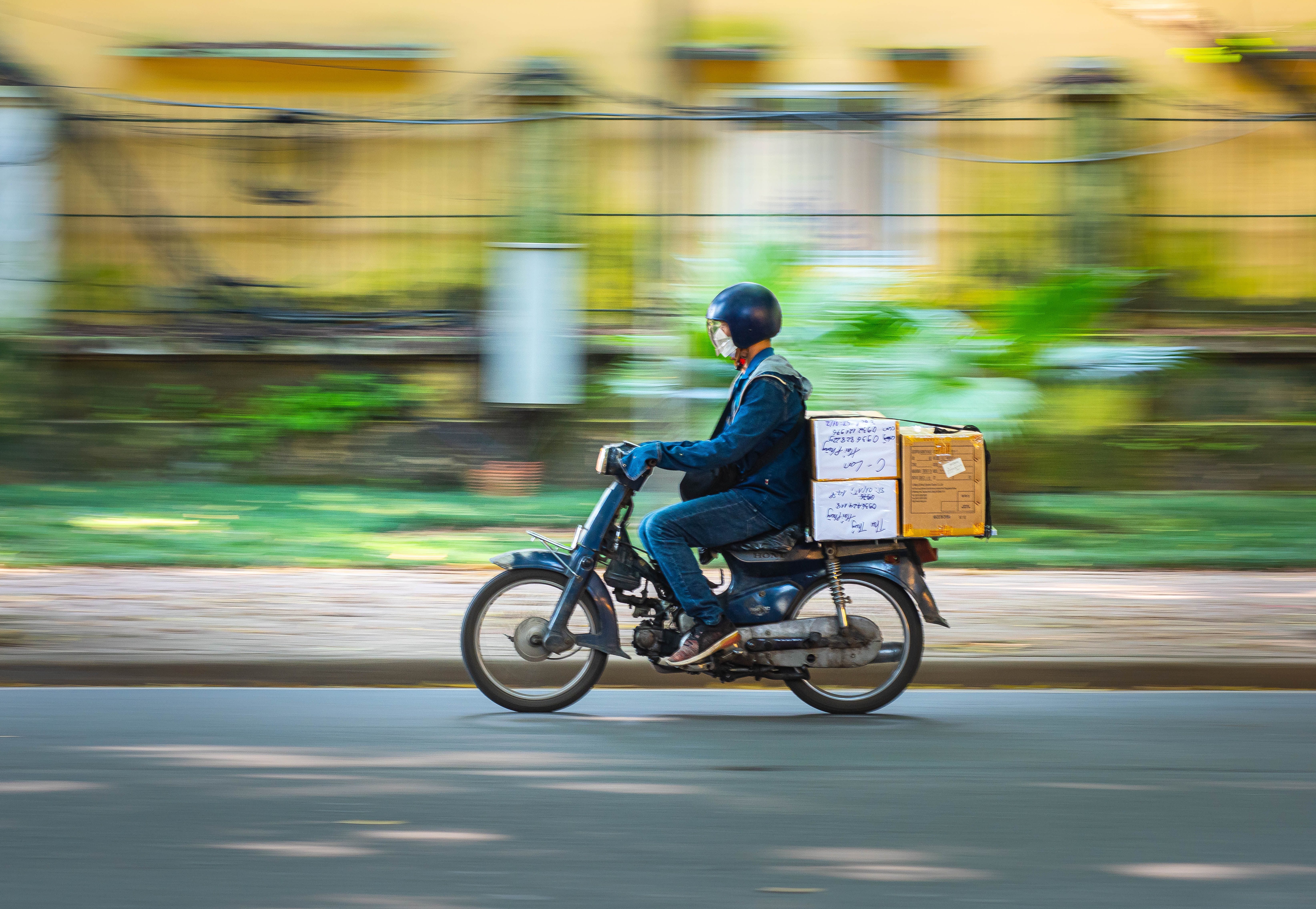Τέλος τα μετρητά στις πληρωμές των courier – Τι αλλάζει από τον Οκτώβριο