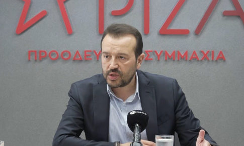 Θεσσαλονίκη: Ξεκίνησε η αποκατάσταση του «Αγοριού που Σφυρίζει» στην πλατεία Ναυαρίνου