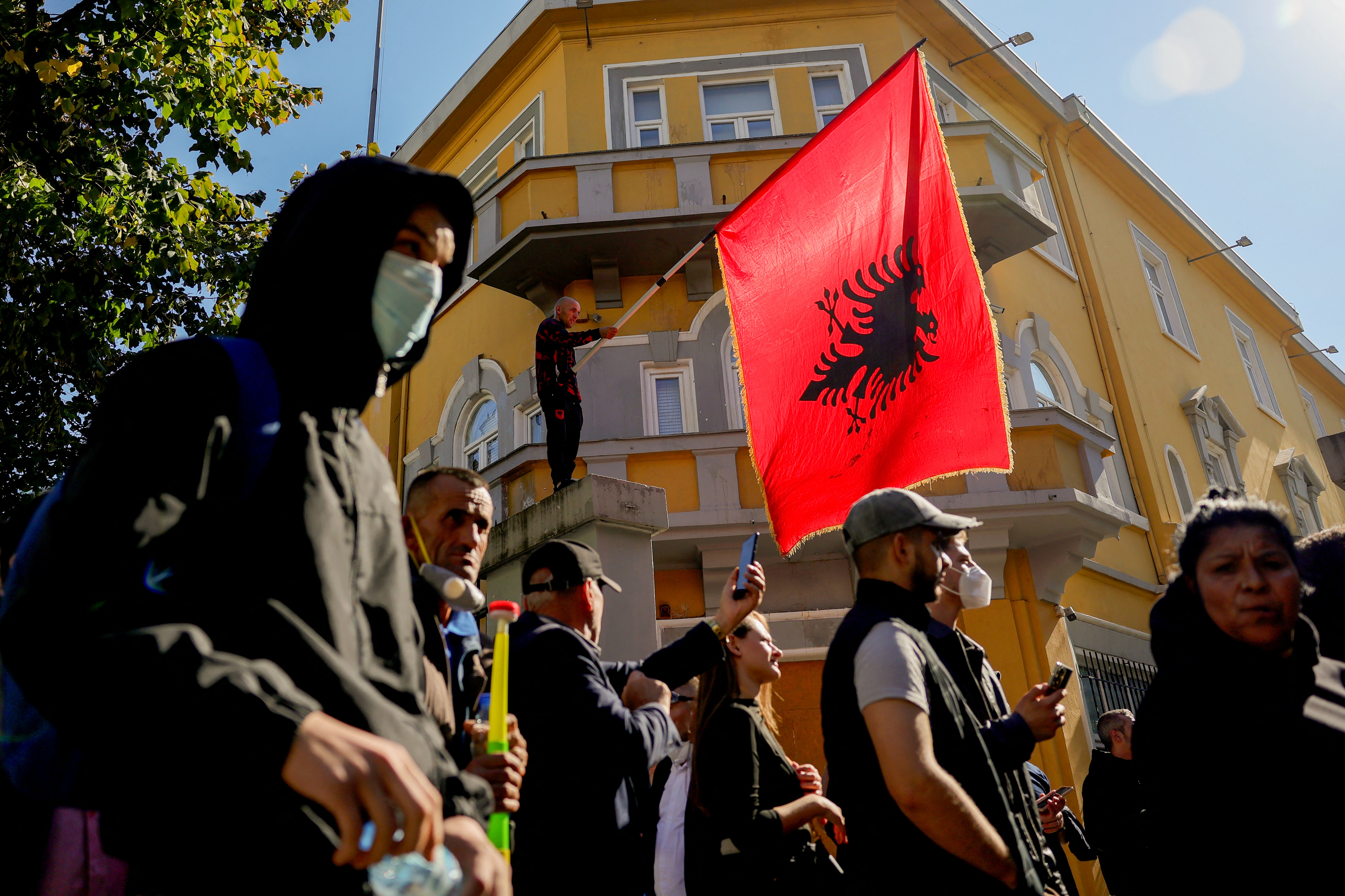 Αλβανία: Στους δρόμους γιατροί και φοιτητές – Κάλεσμα Ράμα σε διάλογο ενώ του ζητούν να παραιτηθεί