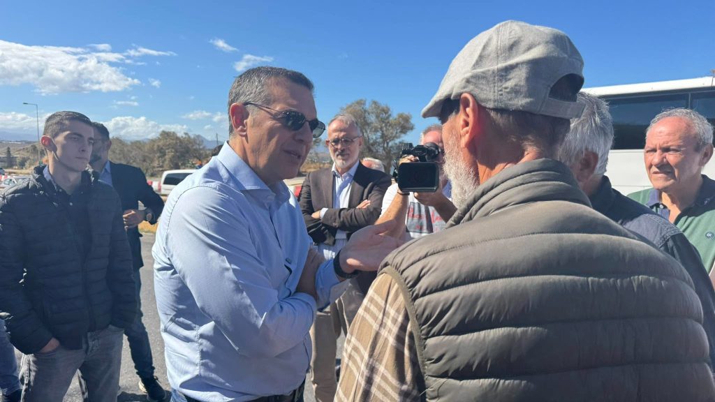 Περιοδεία Αλέξη Τσίπρα στην Κρήτη – Αυτοψία στα πλημμυρισμένα χωράφια του Οροπεδίου Λασιθίου