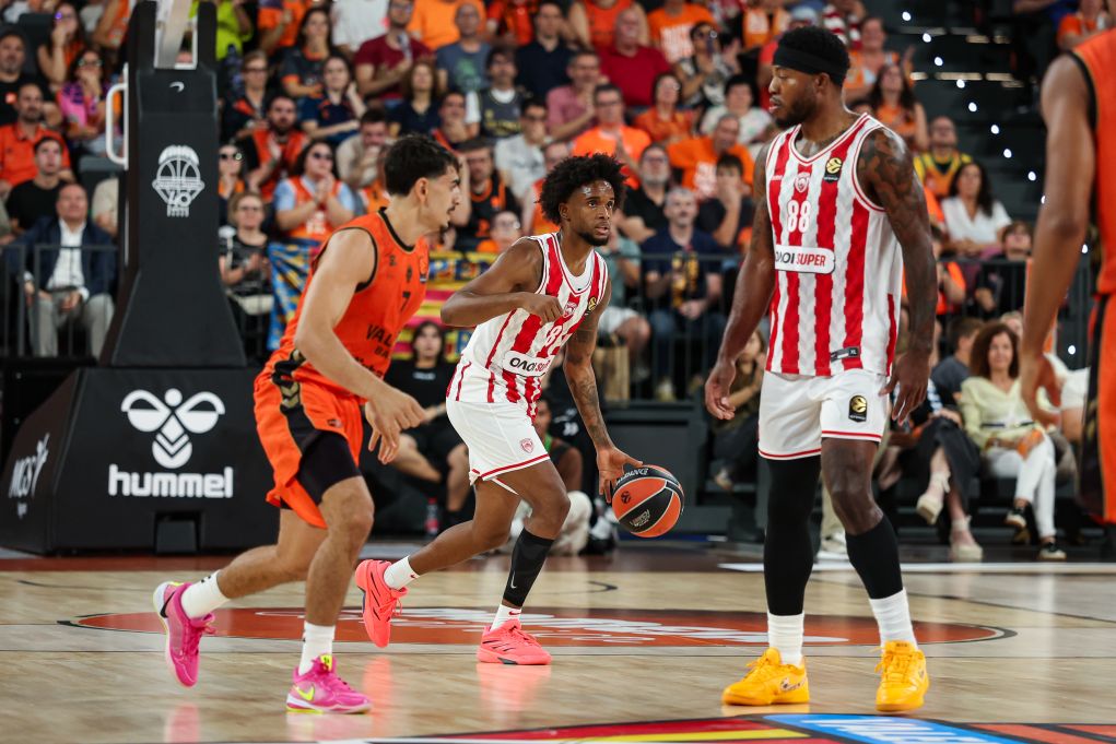 Euroleague: «Πολύ σκληρός για να πεθάνει» ο Ολυμπιακός επέστρεψε από το -28 και νίκησε στην παράταση 102-97 στη Βαλένθια