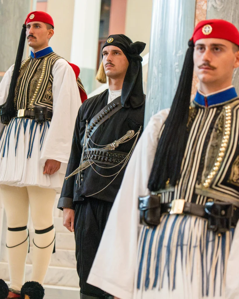 Οι Εύζωνες της Προεδρικής Φρουράς στην Αυστραλιανή Βουλή για την επέτειο του «ΟΧΙ»