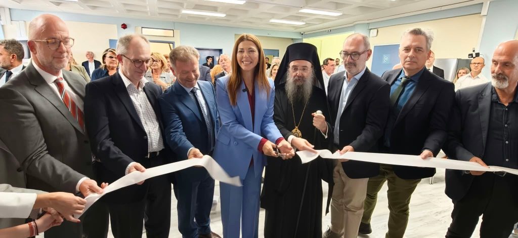 Πανεπιστήμιο Πατρών: Πρεμιέρα για το αγγλόφωνο τμήμα Ιατρικής παρουσία Ζαχαράκη – Ένταση μεταξύ φοιτητών και αστυνομικών δυνάμεων