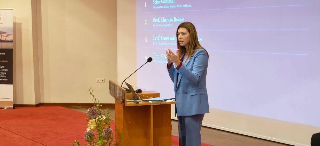 Πανεπιστήμιο Πατρών: Πρεμιέρα για το αγγλόφωνο τμήμα Ιατρικής παρουσία Ζαχαράκη – Ένταση μεταξύ φοιτητών και αστυνομικών δυνάμεων